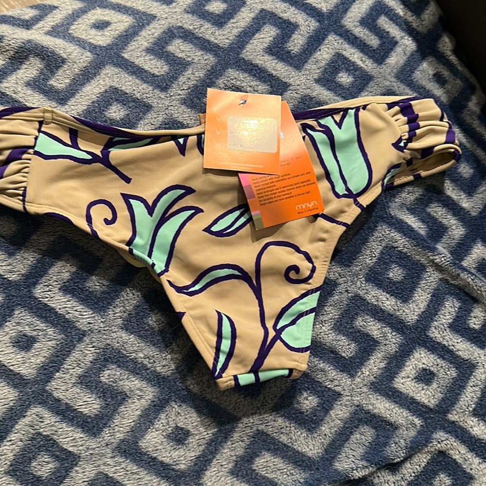 BNWT MAYA bikini bottoms size Large